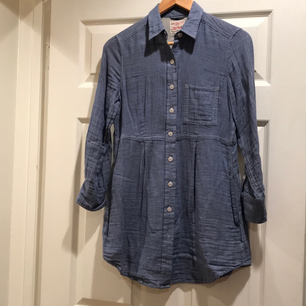 Levi’s gauzy shirt dress / xs